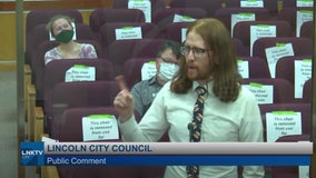 ‘Living a lie’: Man calls for ‘boneless chicken wings’ to be renamed during city council meeting