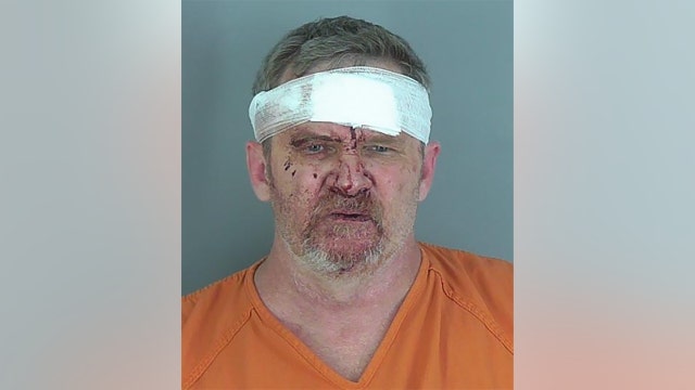 Group of dads tackle, restrain sex offender accused of peeping at teen in Cracker Barrel bathroom