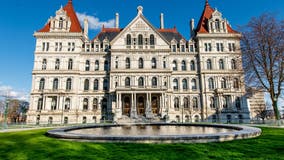 NY misses budget deadline, payday for state workers looms