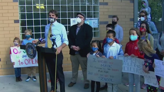 Brooklyn parents object to school closings