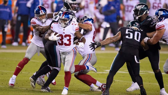 Giants blow 11-point lead in last five minutes of game