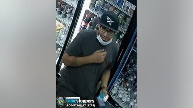 Man yanks necklaces, attempts to rip earring out of girl's ear