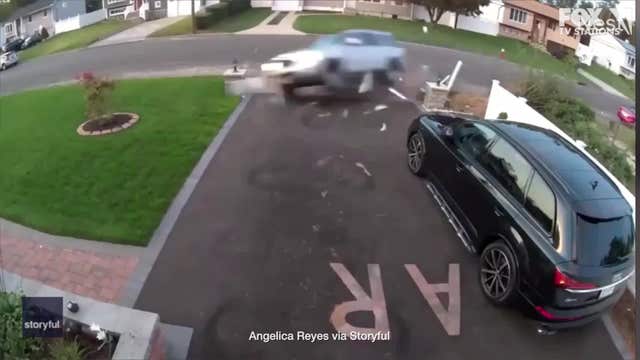 Police: Drunken mom with kids in SUV crashes into house