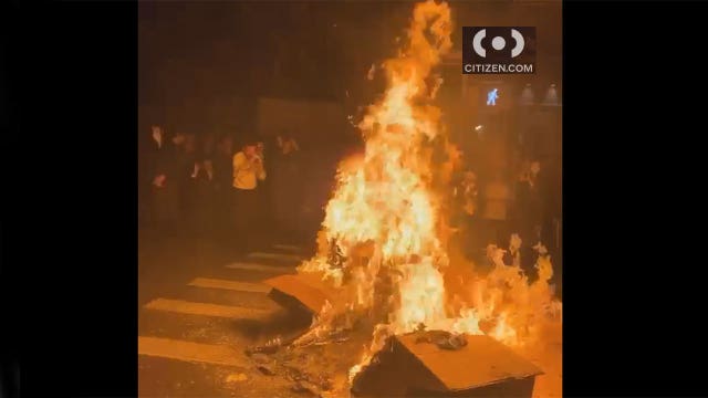 Hundreds protest in Brooklyn over new COVID restrictions