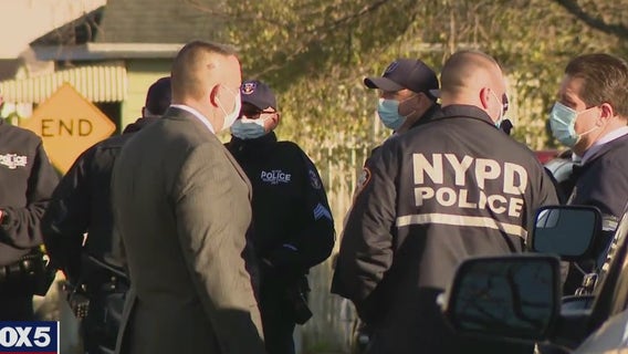 2 NYPD officers wounded in shootout in Queens