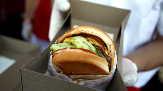 Colorado residents wait in 14-hour drive-thru line at new In-N-Out