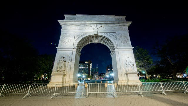 Driver crashes into Washington Square Park arch; officer injured