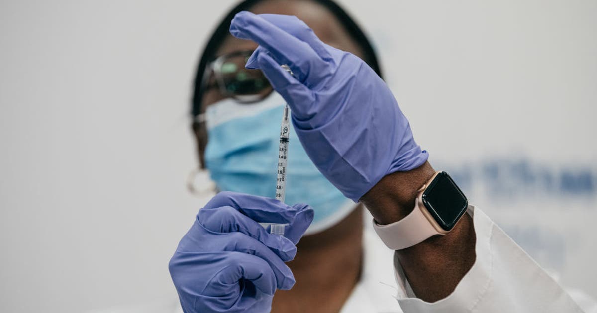 Vial with first dose of COVID-19 to be displayed by Smithsonian Museum ...