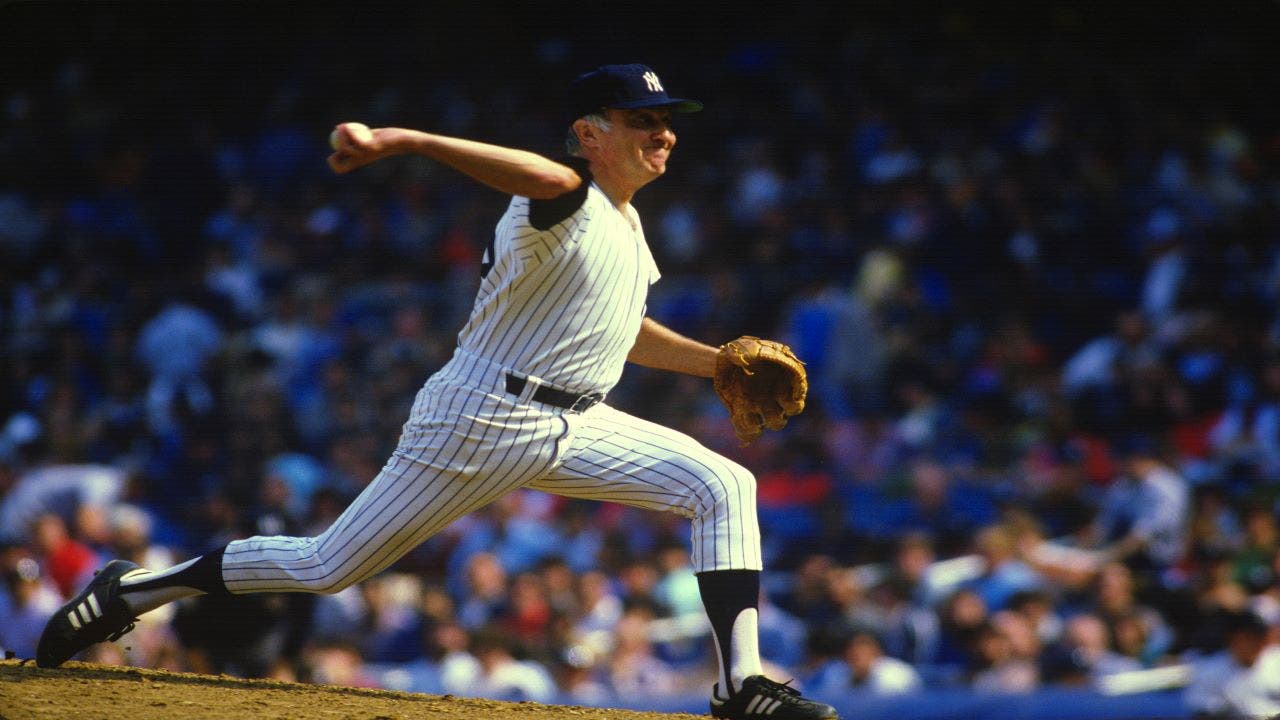 Phil Niekro, Hall of Fame knuckleball pitcher, dead at 81