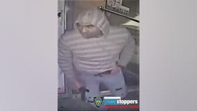 Armed robber drops gun inside Brooklyn deli