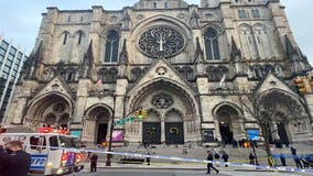 NYPD kills gunman at Manhattan Christmas concert