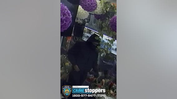 Over $20K worth of cash, jewelry stolen in Queens home invasion