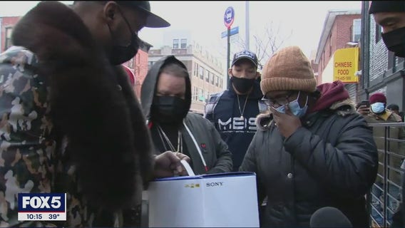 Hip Hop artist Papoose holds toy giveaway