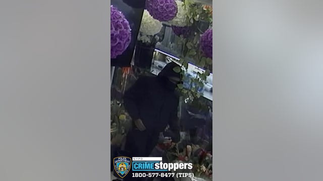 Over $20K worth of cash, jewelry stolen in Queens home invasion