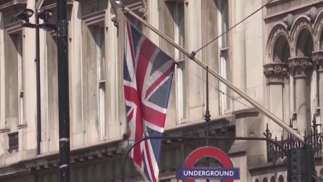 US requires UK passengers to get negative test