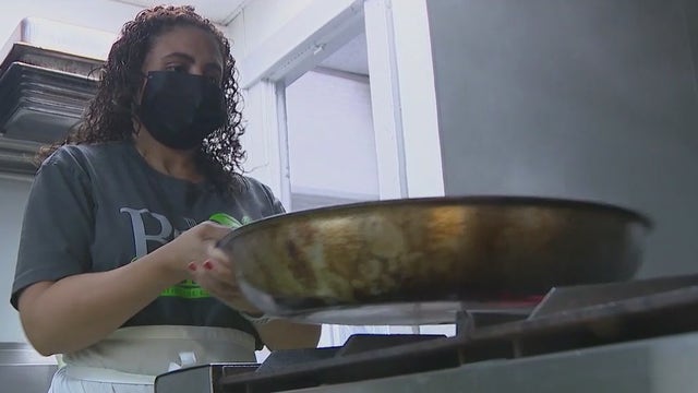 Chef recognized for cooking meals for hospital workers