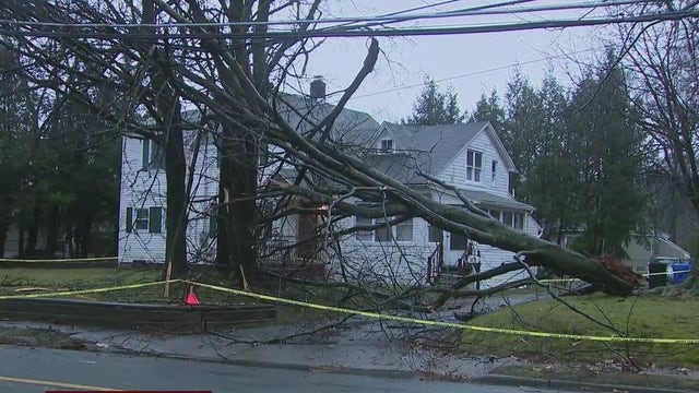 Christmas storm knocks out power to thousands