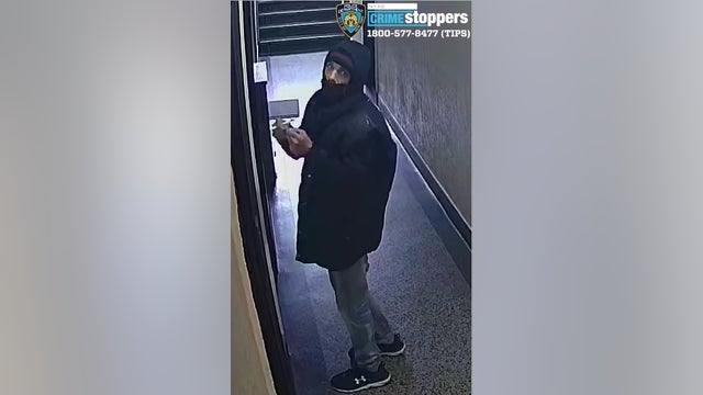 NYPD: Man choked, robbed 76-year-old woman in the Bronx