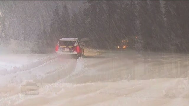 Blizzard in Lake Tahoe snarls traffic, raises fear of avalanches