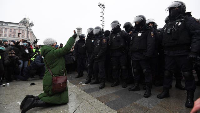 3,000 arrested at protests in Russia demanding Navalny's release