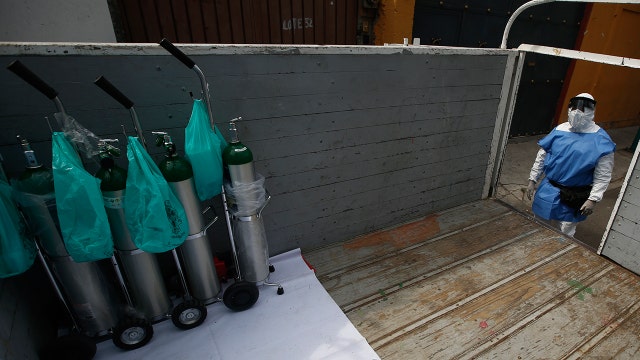 Oxygen thefts mount as Mexico reports record coronavirus deaths