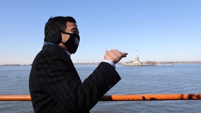 Andrew Yang helps photographer who was attacked on Staten Island Ferry