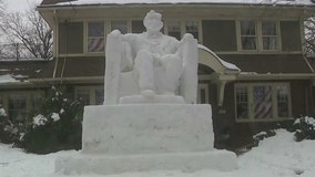 New Jersey man builds giant Lincoln Memorial out of snow