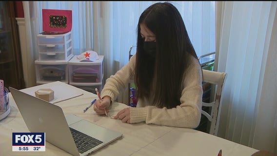 New York teen holds virtual art classes for kids in shelters