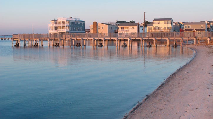 More storm surge barriers, elevating homes, will be fed recommendation for Jersey Shore - Vimarsana News