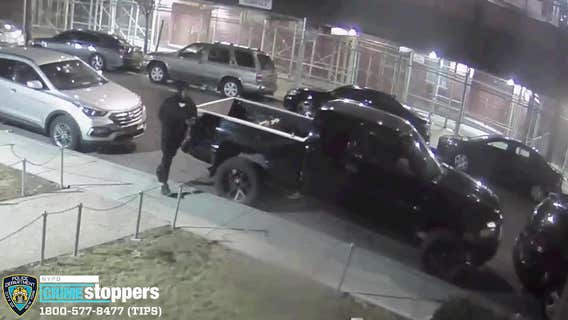 Man shot while standing in front of Bronx apartment building