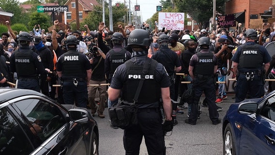 Kentucky bill would make it a crime to insult a police officer