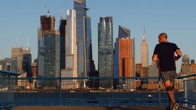 Virus fight stalls in early hot spots New York, New Jersey