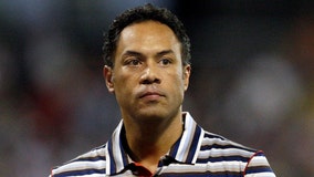 Roberto Alomar resigns from Hall of Fame board