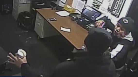 Suspects threaten parking garage attendant before taking off with Mercedes, BMW: Cops