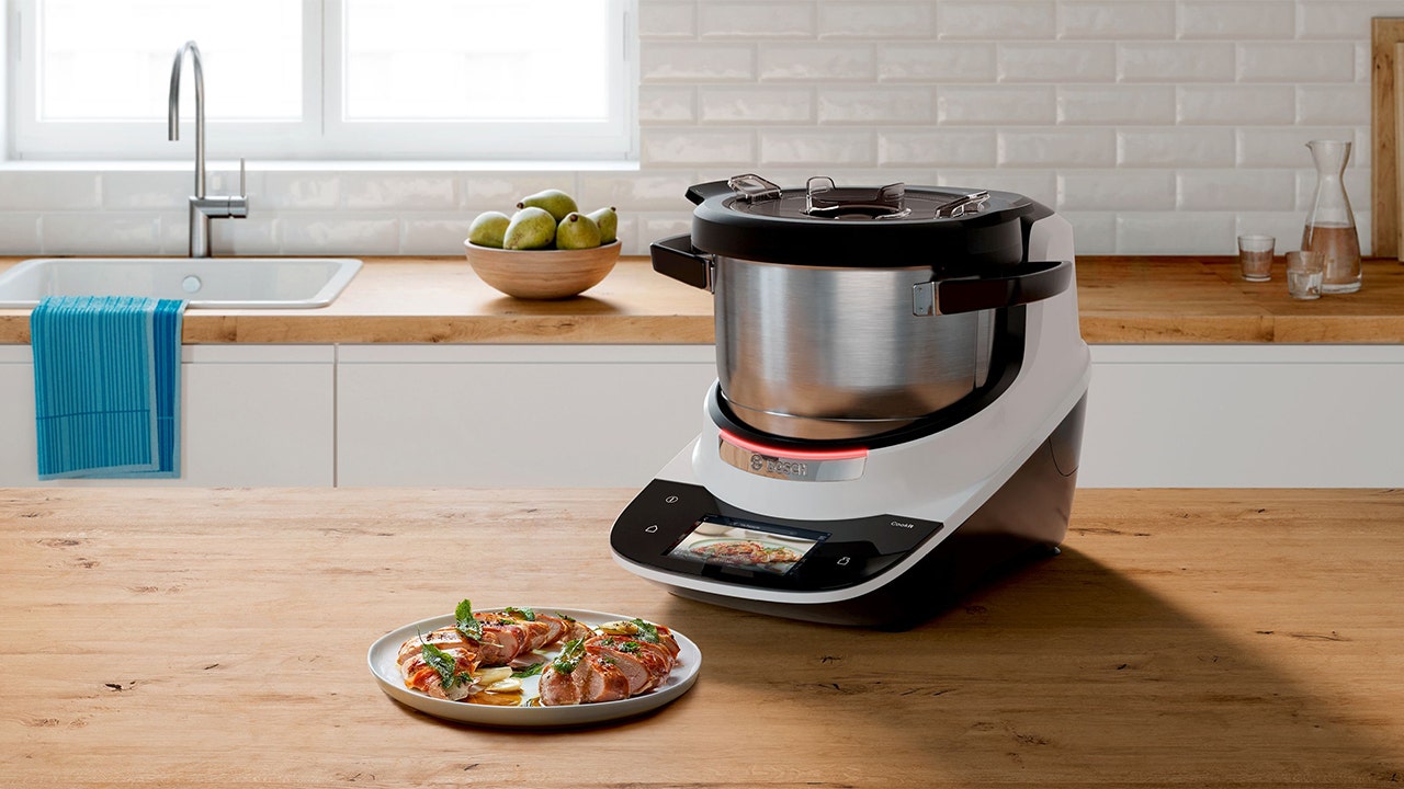 Home store cooking robot