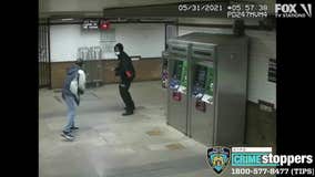 VIDEO: Armed men fight inside Harlem subway station; one stabbed