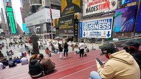 New York City sees rise in tourism, bit by bit