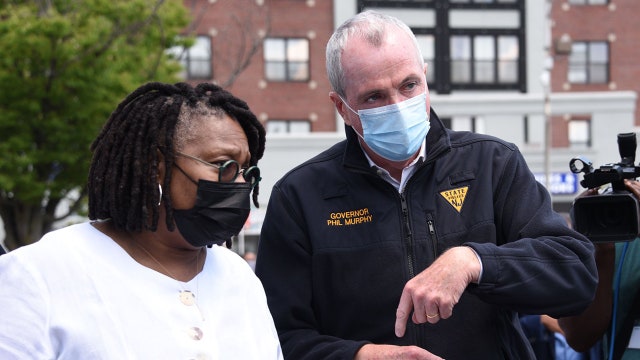 NJ Gov. Murphy keeps indoor mask mandate for now