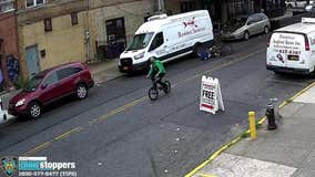 Delivery man stabbed in back while riding bicycle in Brooklyn