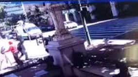 Surveillance video shows armed suspects attempting to rob news crew in Oakland by City Hall