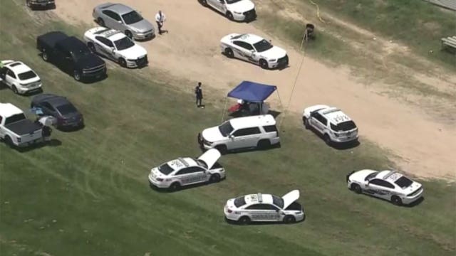 Man fatally shoots pregnant ex-wife, man at Houston soccer field