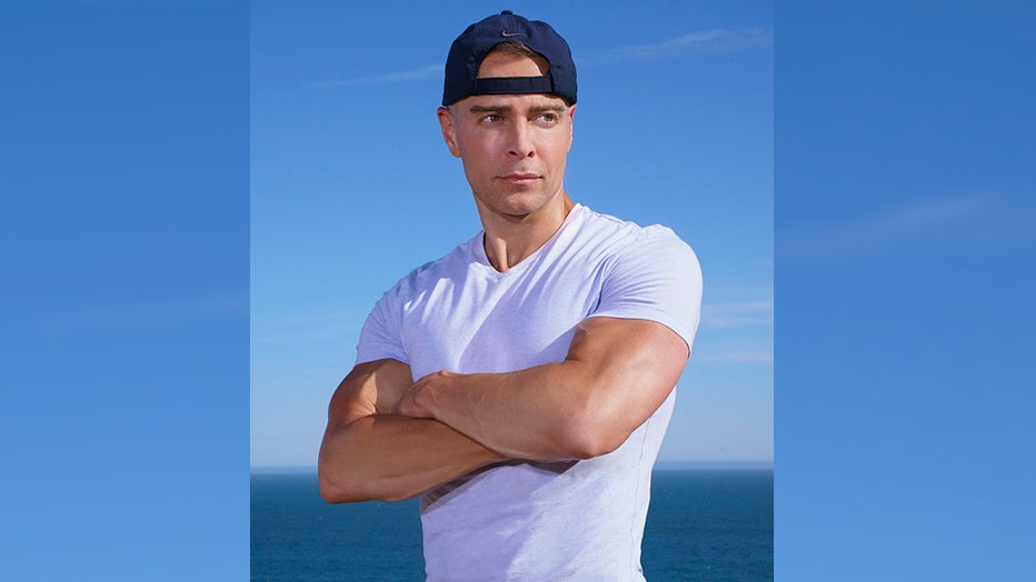 joeylawrence_1.jpg