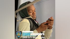 NYPD hunting for subway pervert in Manhattan