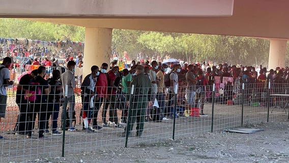 US will fly 'massive' number of Haitian migrants to Haiti, official says