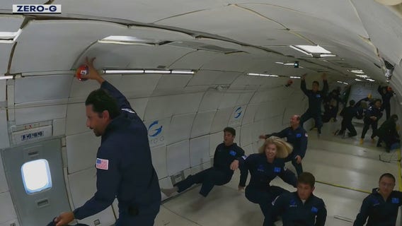 Modified Boeing 727 lets you experience zero gravity