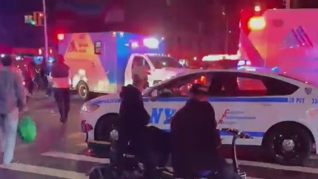 2 teens shot while eating at Harlem chicken restaurant