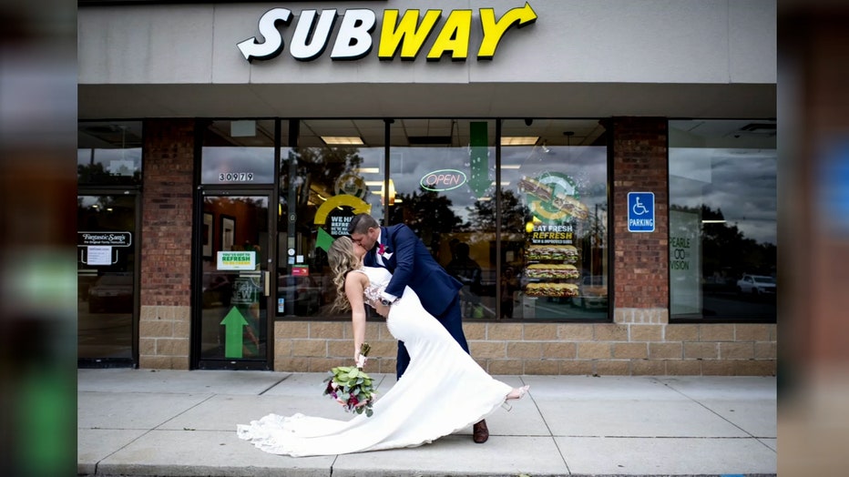 THIS_COUPLE_TOOK_THEIR_WEDDING_PHOTOS_AT_SUBWAY__STILLS___Z11493870.mp4_.00_00_16_34.Still002.jpg