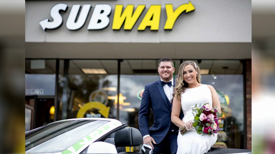 THIS_COUPLE_TOOK_THEIR_WEDDING_PHOTOS_AT_SUBWAY__STILLS___Z11493870.mp4_.00_00_23_39.Still003.jpg