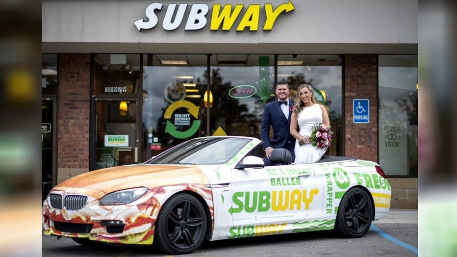 THIS_COUPLE_TOOK_THEIR_WEDDING_PHOTOS_AT_SUBWAY__STILLS___Z11493870.mp4_.00_00_42_26.Still005.jpg