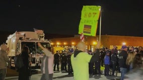 COVID mandate protesters block sanitation trucks on Staten Island